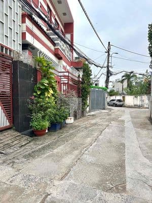Nhà gần metro Thủ Đức, Trường thọ, 100m2 2 tầng, Hẻm oto chỉ 5.98 tỷ