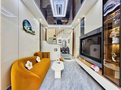 NHÀ HXH 3PN( CÓ PN DƯỚI TRỆT )HOÀNG BẬT ĐẠT Phường 15 Tân bình
