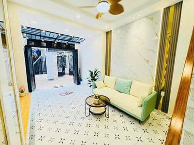 Hạ 800tr, HXH 2 Tầng(3PN) 1PN Trệt, DT: 45m2, Gần Emart, Phạm Văn Đồng
