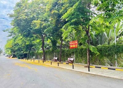 NHÀ PHỐ xây mới SÁT MẶT TIỀN TRỤC QL13, ven sông Sài Gòn SHR