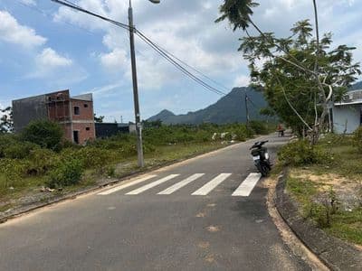 Đất tái định cư nam nhà vườn, 107m2 đường 5,5m gần bà nà hills