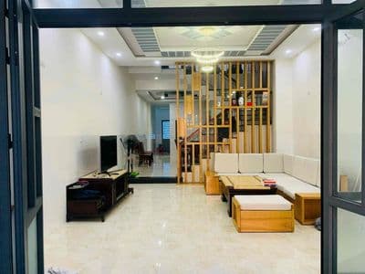 Cho thuê nhà 3,5 tầng 5pn mặt tiền đường Khuê Khu Nam Việt Á