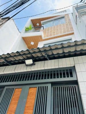 Nhà đẹp, 4 tầng (4.1x10m), gần Mặt tiền Hưng Phú P9