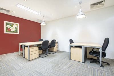 Cho thuê văn phòng dt 36m2 (ngang 4.5m x 8m), lầu 1