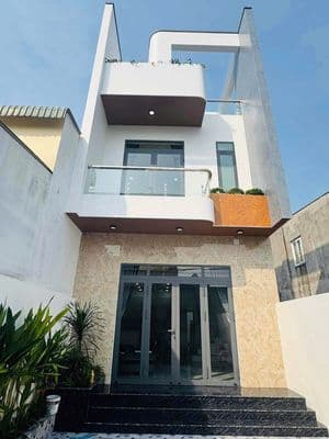 Thường xuyên đi công tác bán lại nhà ngay cây xăng Đức Hưng