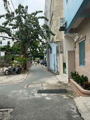 Đi định cư Mỹ cần bán gấp căn nhà cấp 4 gác suốt , vị trí đẹp an ninh