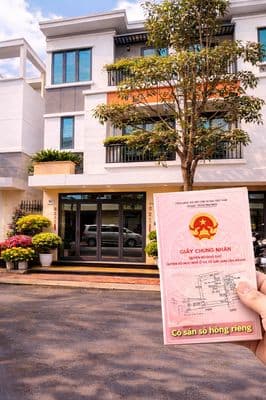 Nhà phố 3 tầng Thuận An sổ sẵn, đường thông 13m giá đầu tư 2.99 tỷ