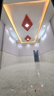 Nhà mới tinh vào ở ngay, 68m2, 30m ra mặt tiền lê lợi, gần chợ hóc môn
