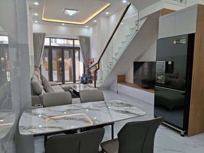 Nhà Rộng rãi 70m2 ngay trung tâm thị trấn Nhà bè sát Q7