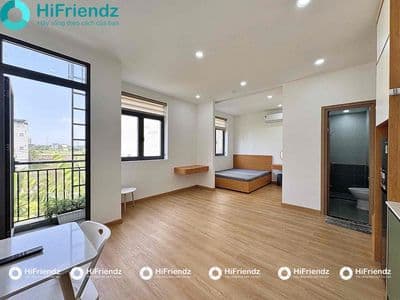QUẬN 2 Studio Tách Bếp Ban Công Máy Giặt Riêng Tone Gỗ Sáng