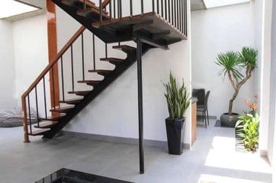 Cho thuê nhà khu Nam Việt Á, Xóm Đồng, gần sông - 2PN
