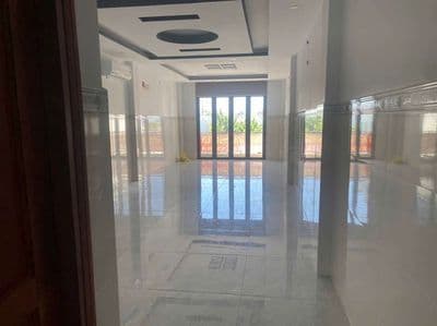Cho thuê nhà 4x30(trệt+ lửng+5lầu) sàn trống suốt có thang máy