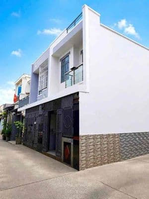 Giảm 300 triệu, nhà đẹp góc 2 mặt tiền hẻm xe hơi đường Hiệp Thành 35