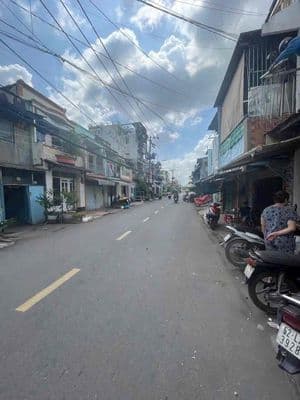 Nhà Nguyễn Duy 4m x 18m cũ tiện xây mới sau lưng căn MT đường SHR
