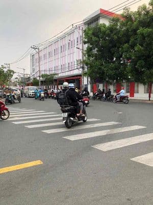 Chủ kẹt bán gấp MTKD Kênh Tân Hoá. Dt 4m x 27m. Nhà cấp 4
