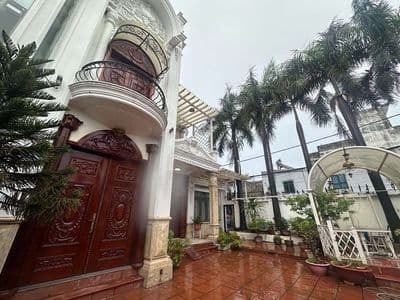 Biệt thự tân cổ điển ngay trung tâm hành chính Dĩ An 145m, 3T, 8.3 tỷ