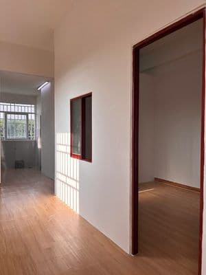 Nợ dí. Bán căn hộ 100% tiền là 640 triệu. Có sổ hồng rồi
