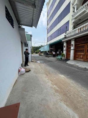 Nhà mặt tiền số 7 vào 10m, đường xe tải, ở hoặc làm kho bãi, tiện nghi