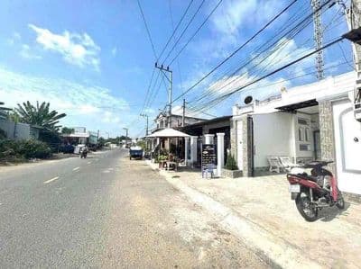Nhà mặt tiền