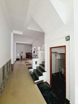 Nhà 1 trệt 2 lầu 4 x20m, HXH ĐHT 02 gần chợ cây sộp giá 12tr/tháng