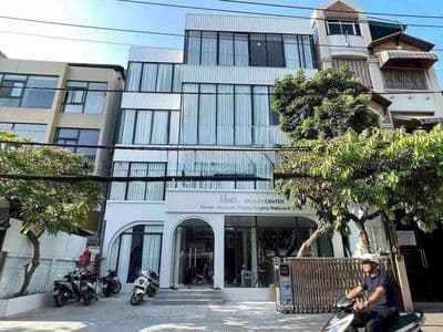 Nhà ngang 10m khu sân bay, trệt 3 lầu đường lam sơn, tân bình