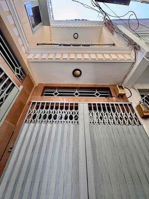 3 Tầng BTCT 6 x 6 4PN có PN trệt Bà Hạt Nhỉnh 5Tỷ