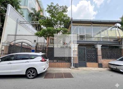 Biệt thự sân vườn ! dtsd 600m2 - mặt tiền khu văn phòng sầm uất- qtb