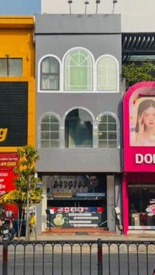 Cho thuê nhà nguyên căn mặt tiền đường ba tháng hai, p. 6, quận 10