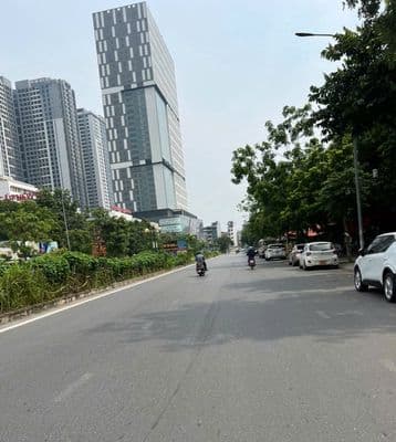 Bán đất - đường hồ tùng mậu – khu phân lô – ô tô đỗ cổng.