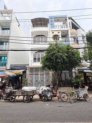 mặt tiền Trần Văn Kiểu đang sơn sửa mới