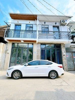 BÁN NHÀ HẺM XE HƠI ĐẬU TRƯỚC NHÀ
