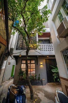 Nhà 5.6m hẻm chill Quận 1