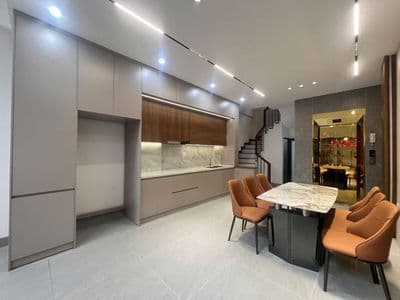 Bán nhà ngõ 160 Cổ Linh - Long Biên - Gần Aeon mall - có thang máy