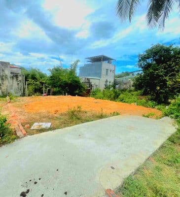 Đất 100m2 sử dụng ngang 9m, sau mặt tiền đường Ngô Xuân Thu
