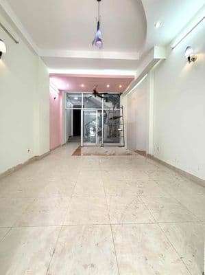 Chỉ 5Tr, Cho thuê MẶT BẰNG MẶT TIỀN Trần Thị Ngôi Q8. gần Trường ĐH