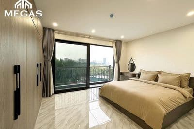 1 ngủ 1 khách, bãi ô tô cạnh nhà tại Tây Hồ, full nội thất ban công