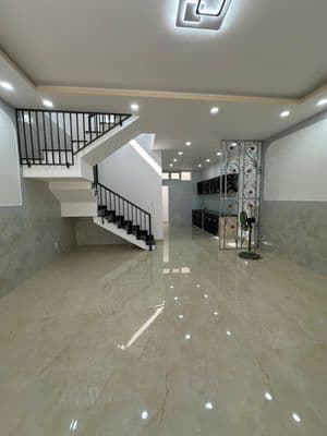 LÊ VĂN QUỚI - DT: 5,6m x 13m - HẺM XE HƠI - SÁT NGÃ TƯ BỐN XÃ
