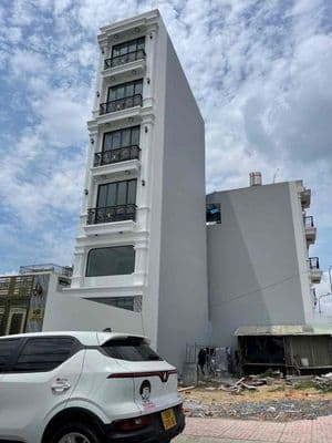 Nhà mới mặt tiền KD 6 tầng + thang máy - 9PN - Ngay chợ Hiệp Bình.