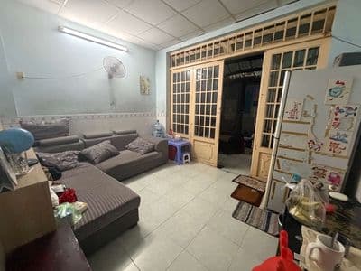 bán nhà gần Aeon, 4m x 10m, hẻm xe hơi, nhà 2 tầng chỉ hơn 4 tỷ xíu TL