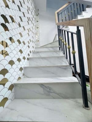 Nhà đẹp 45 m 2 lầu giá nhỉnh 3 ty hẻm oto đỗ cửa
