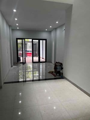 Cho thuê nhà mới kdc tân tiến. 100m. 3 lầu. 4pn. 3wc. giá 20 triệu