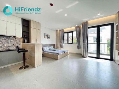 Phòng Ban Công Mới Thoáng Mát Vị Trí Thuận Tiện Duy Chuyển