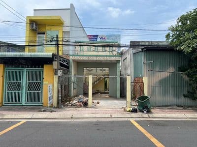 NHÀ NÁT MẶT TIỀN / - VỊ TRÍ VÀNG - CHỈ TÍNH GIÁ ĐẤT CỦ CHI
