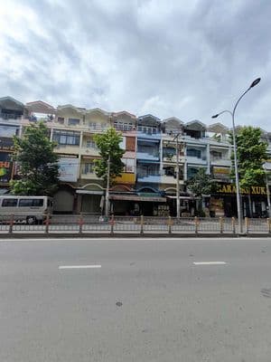 Nhà bán MT Tạ Quang Bửu gần BX quận 8. Nhà 80m2 4 lầu chính chủ 1 đời