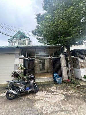 Bán nhà sổ riêng giá Rẻ như giá đất gần trung tâm y tế Dĩ An