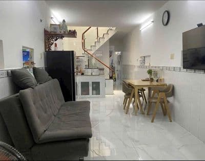 Bán Nhà Tô Hiến Thành Q10, 51m², 2 Tầng, 3PN, Hẻm Thông, Giá 6.3 Tỷ
