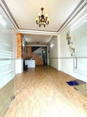 Cho thuê nhà 2 lầu 9pn sẵn nội thất kdc công an thích hợp minihouse