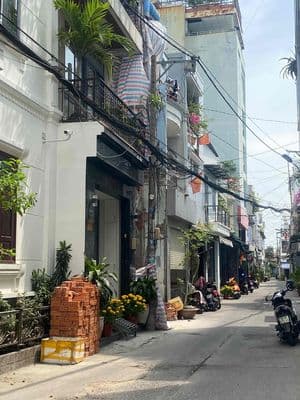 Phạm Đăng Giảng - Bình Tân, Nhà 3 tầng, DT 4.2x14, giá 4.x tỷ