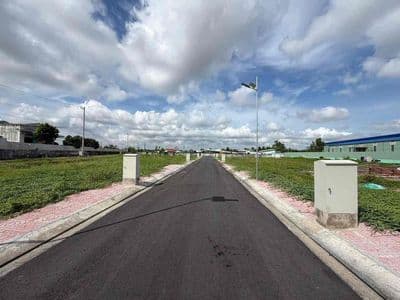 Chính chủ gửi bán đất nền ngay ql50- 80m2 giá 2tỷ