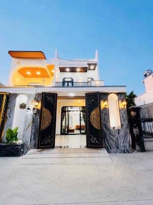 NHÀ PHỐ Cao Cấp 5m X 23m- Gần Chợ Đầu Mối-NS- Hóc Môn